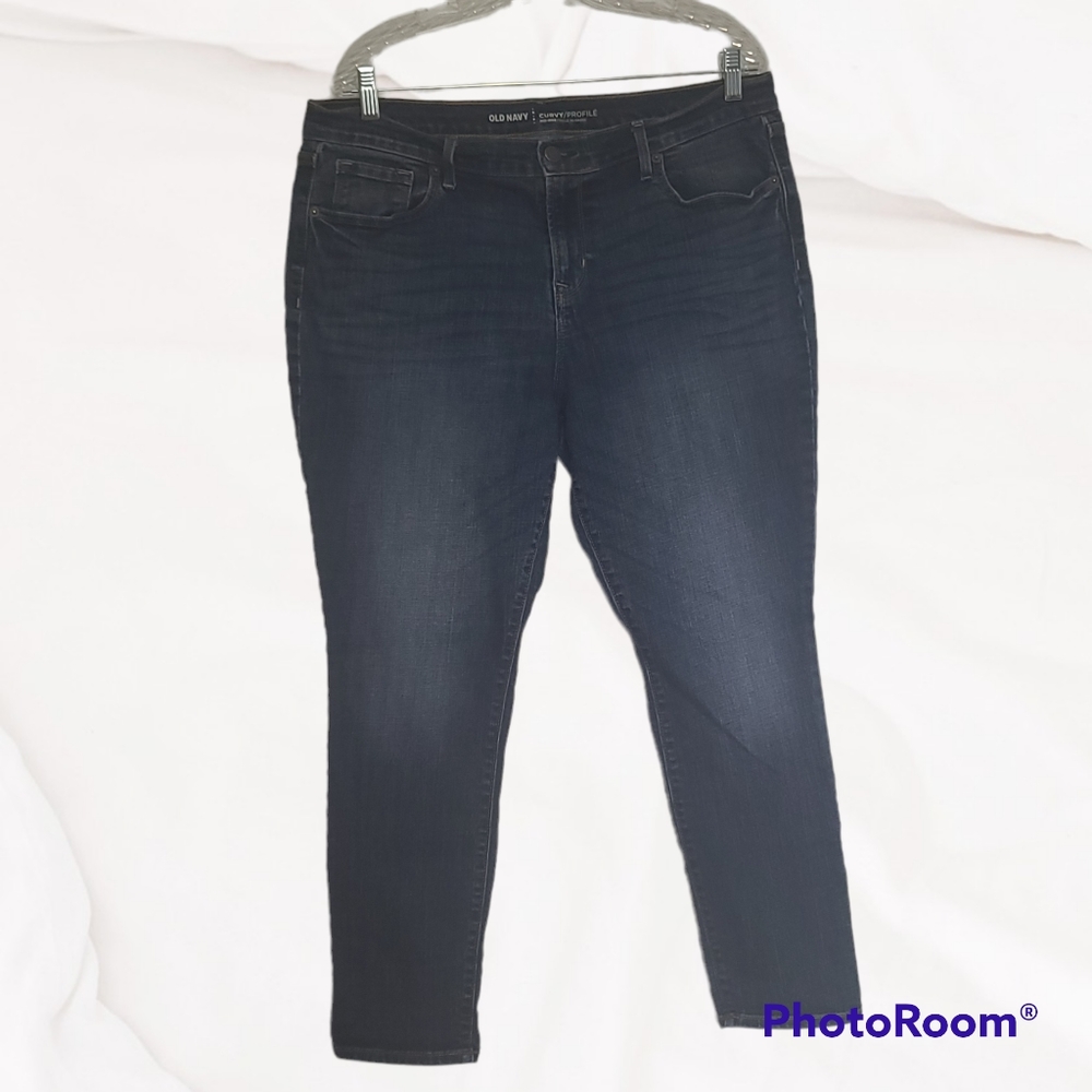 Old navy women's dark wash, lightly distressed curvy straight leg jeans 14 short